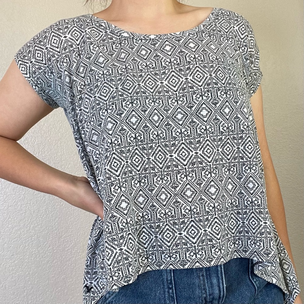 Asymetrical Hem Short Sleeve Boho Print AEO Top